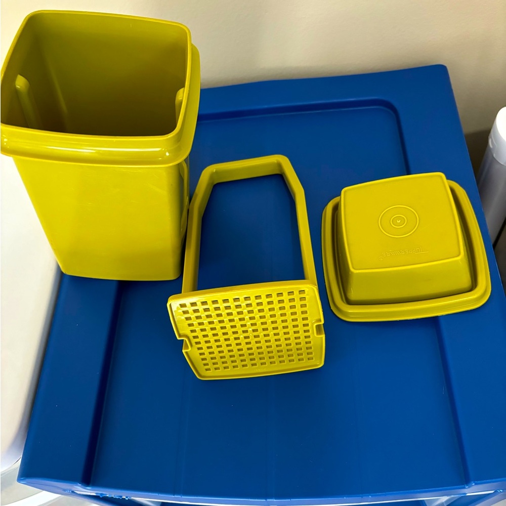 Vintage Tupperware Pickle Keeper Storage Container Avocado Green Set
